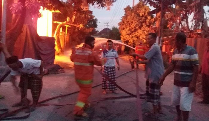 Gudang Kayu di Driyorejo Gresik Ludes Terbakar, 1 Mobil Hangus