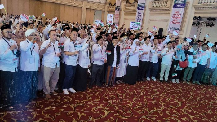 Khofifah Pernah Jadi Bintang Senayan, Prof Kiai Asep: Cagub Paling Lengkap dan Berprestasi Khofifah Pernah Jadi Bintang Senayan, Prof Kiai Asep: Cagub Paling Lengkap dan Berprestasi