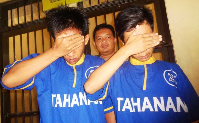 Jadi Kurir Pil Koplo, Dua Pemuda di Pasuruan Diringkus Jadi Kurir Pil Koplo, Dua Pemuda di Pasuruan Diringkus