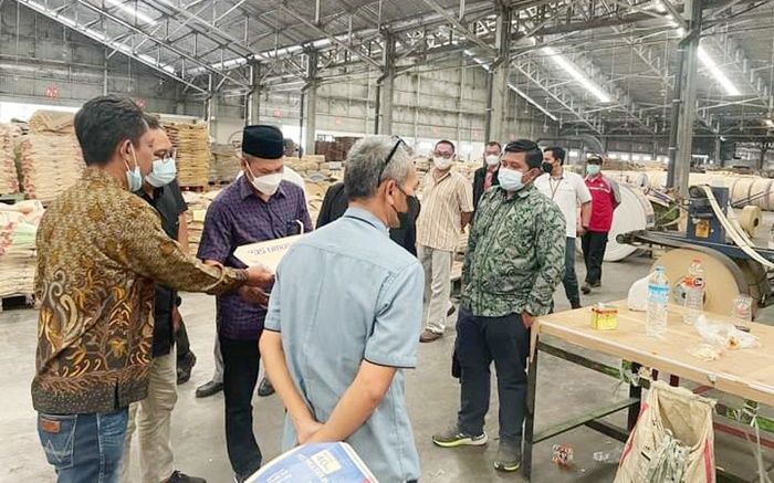 Marak Terjadi Demo, DPRD Tuban Minta Perusahaan Jalin Komunikasi yang Baik dengan Serikat Pekerja Marak Terjadi Demo, DPRD Tuban Minta Perusahaan Jalin Komunikasi yang Baik dengan Serikat Pekerja