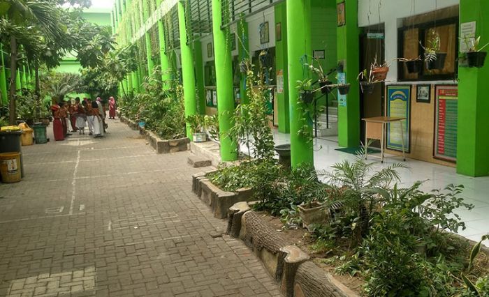 14 Lembaga Pendidikan Lolos Penilaian Adiwiyata Kota Surabaya 2020 14 Lembaga Pendidikan Lolos Penilaian Adiwiyata Kota Surabaya 2020