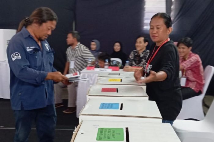 KPU Kota Kediri Gelar Simulasi Pencoblosan Pemilu 2024 KPU Kota Kediri Gelar Simulasi Pencoblosan Pemilu 2024