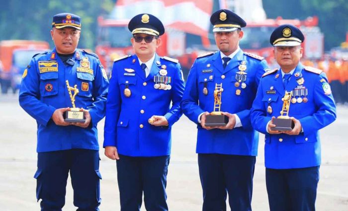 Di HUT ke-105 Damkar dan Penyelamatan Nasional, Pj Gubernur Jatim Ucapkan Terima Kasih Di HUT ke-105 Damkar dan Penyelamatan Nasional, Pj Gubernur Jatim Ucapkan Terima Kasih