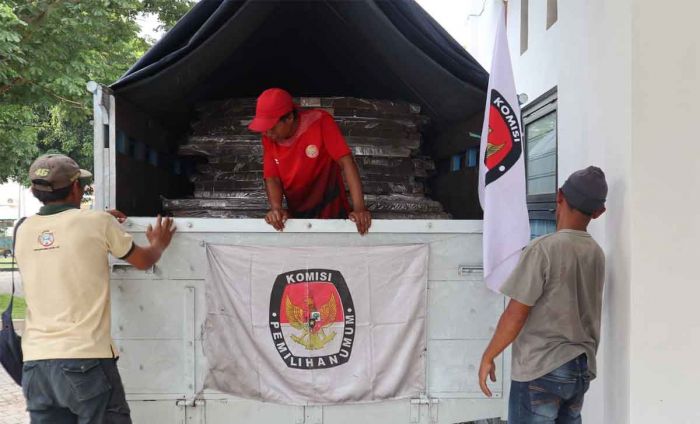 KPU Jombang Distribusikan Logistik Pemilu 2024