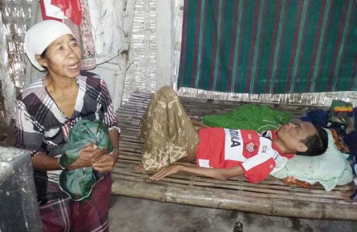 Derita Janda Tua di Pamekasan, Hidupi Dua Anaknya yang Lumpuh Sendirian Derita Janda Tua di Pamekasan, Hidupi Dua Anaknya yang Lumpuh Sendirian