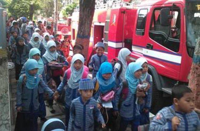 Gardu Listrik SD Muhammadiyah Bojonegoro Terbakar, Ratusan Siswa Kocar-kacir