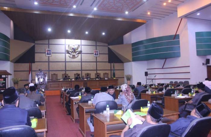 Sidang Paripurna Bahas 4 Raperda Berlangsung Patas, Fraksi-fraksi Kompak Tak Bacakan PU