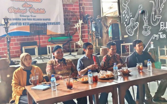 Relawan ‘Guru Bangsa’ Siap Menangkan Ganjar-Mahfud Relawan ‘Guru Bangsa’ Siap Menangkan Ganjar-Mahfud