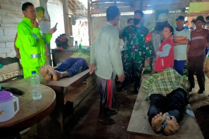 Nahas, Tiga Pekerja di Tuban Tersambar Petir saat Bongkar Rumah, Dua Orang Tewas Nahas, Tiga Pekerja di Tuban Tersambar Petir saat Bongkar Rumah, Dua Orang Tewas