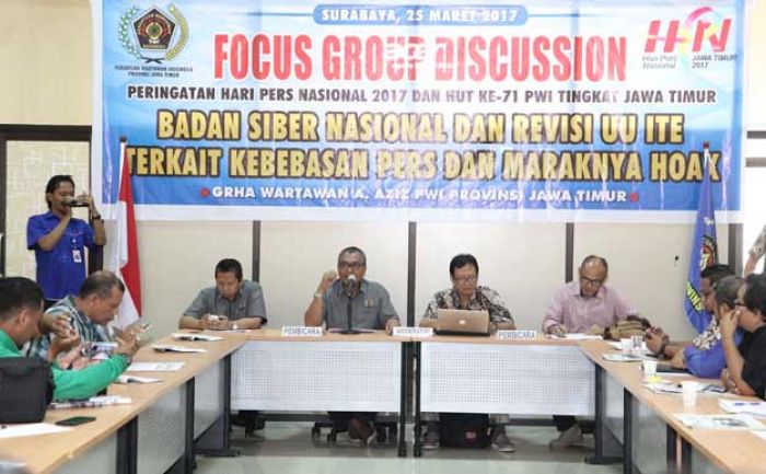 PWI Jatim Soroti Berita Hoax PWI Jatim Soroti Berita Hoax