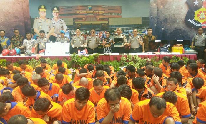 Polda Jatim Ungkap 1.605 Kasus Kejahatan Selama 12 Hari Operasi Sikat Semeru Polda Jatim Ungkap 1.605 Kasus Kejahatan Selama 12 Hari Operasi Sikat Semeru