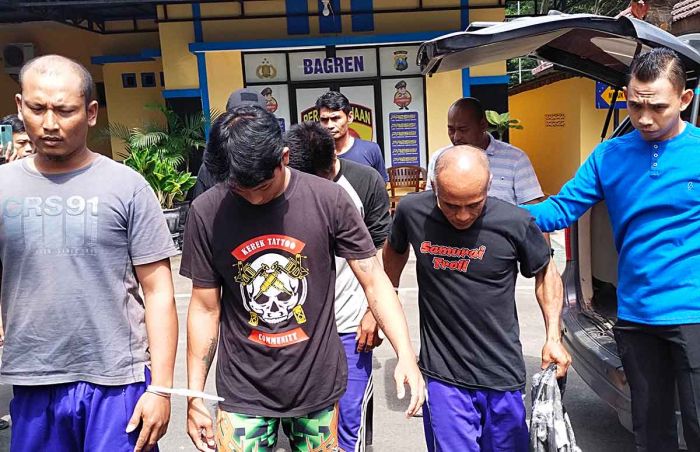 Ditangkap Polisi, Komplotan Pencuri Kabel di SIG Tuban Libatkan Orang Dalam Ditangkap Polisi, Komplotan Pencuri Kabel di SIG Tuban Libatkan Orang Dalam