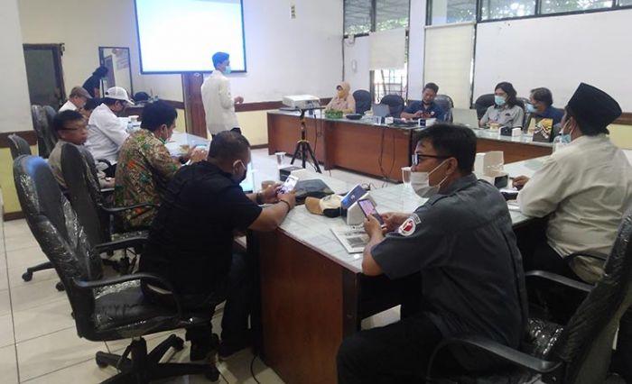 Besok, KPU Gelar Debat Perdana Calon Wali Kota Surabaya, Siapa Penelisnya? Besok, KPU Gelar Debat Perdana Calon Wali Kota Surabaya, Siapa Penelisnya?