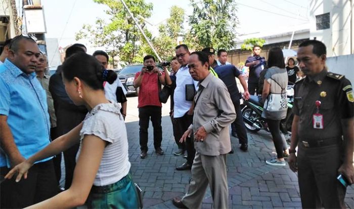 Hakim Lakukan Pemeriksaan Setempat Kasus Tabrak Wali Murid Marlion School Hakim Lakukan Pemeriksaan Setempat Kasus Tabrak Wali Murid Marlion School