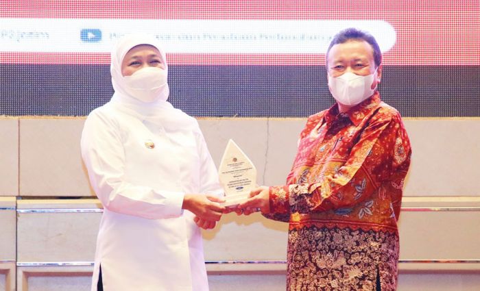 Gubernur Khofifah dan Kanwil BPN Jatim Sepakat Percepatan Penyelesaian PTSL, Target 2024 Tuntas Gubernur Khofifah dan Kanwil BPN Jatim Sepakat Percepatan Penyelesaian PTSL, Target 2024 Tuntas