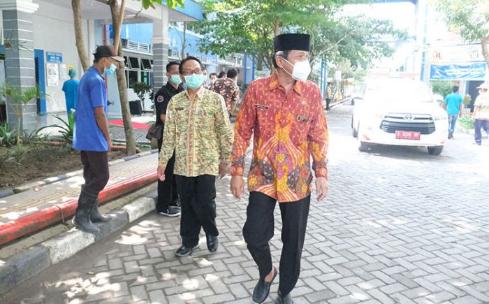 Covid-19 Meningkat, Wabup Budi Irawanto Semangati Tenaga Kesehatan RSUD Bojonegoro Covid-19 Meningkat, Wabup Budi Irawanto Semangati Tenaga Kesehatan RSUD Bojonegoro