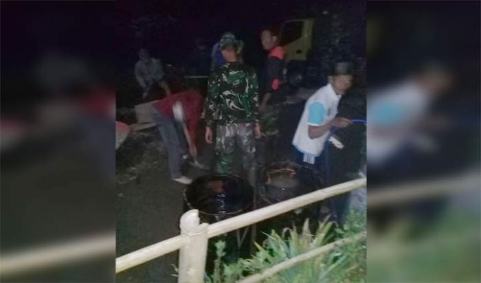 Kekeringan, Satgas TMMD Kodim Trenggalek Datangkan Mobil Tangki Air