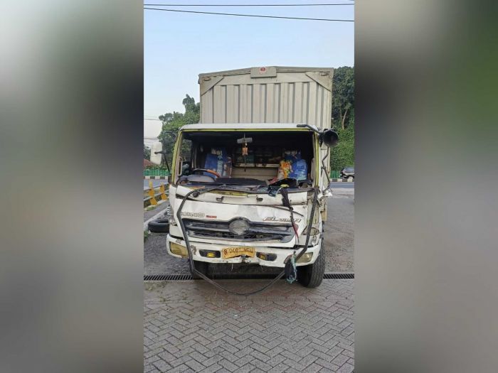 3 Meninggal dan Sejumlah Orang ini Alami Luka Akibat Tabrakan Beruntun Truk Ngeblong di Pasuruan 3 Meninggal dan Sejumlah Orang ini Alami Luka Akibat Tabrakan Beruntun Truk Ngeblong di Pasuruan