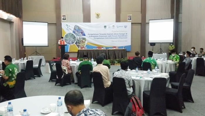 Banyak Air Terbuang, Penyelamatan Harus Dilakukan di Hulu dan Hilir Banyak Air Terbuang, Penyelamatan Harus Dilakukan di Hulu dan Hilir