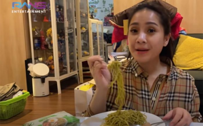 Begini Solusi Raffi Ahmad jika Istri Kesayangannya Ngidam Mi Instan Begini Solusi Raffi Ahmad jika Istri Kesayangannya Ngidam Mi Instan