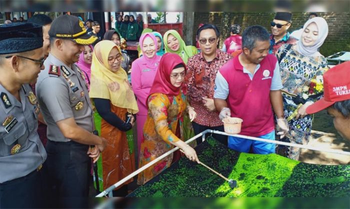 Batik Ciprat Buatan Disabilitas Asal Blitar Curi Perhatian Putri Wapres RI Batik Ciprat Buatan Disabilitas Asal Blitar Curi Perhatian Putri Wapres RI