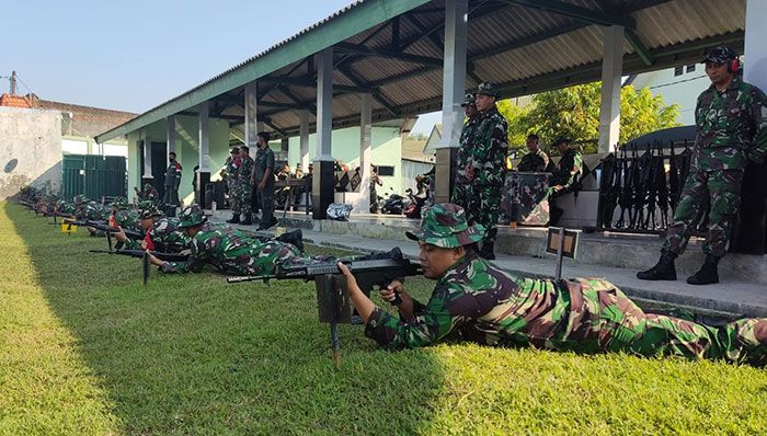 Kodim 0830/Surabaya Utara Gelar Latihan Menembak Kodim 0830/Surabaya Utara Gelar Latihan Menembak