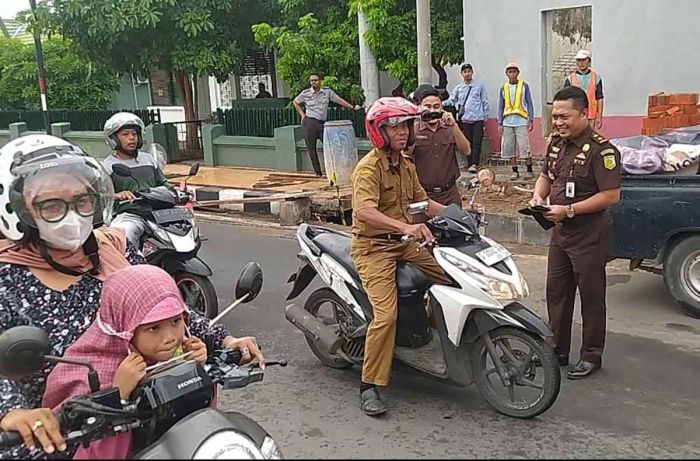 Turun Ke Jalan, Kejari Tuban Serukan Lawan Korupsi di Peringatan Hakordia 2024 Turun Ke Jalan, Kejari Tuban Serukan Lawan Korupsi di Peringatan Hakordia 2024