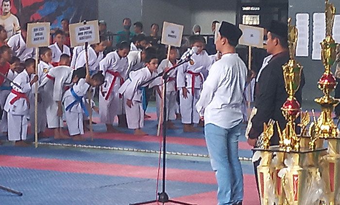 Wakil Bupati Mojokerto Buka Kejuaraan Karate se-Jawa Timur di Gor Gajah Mada Mojosari Wakil Bupati Mojokerto Buka Kejuaraan Karate se-Jawa Timur di Gor Gajah Mada Mojosari