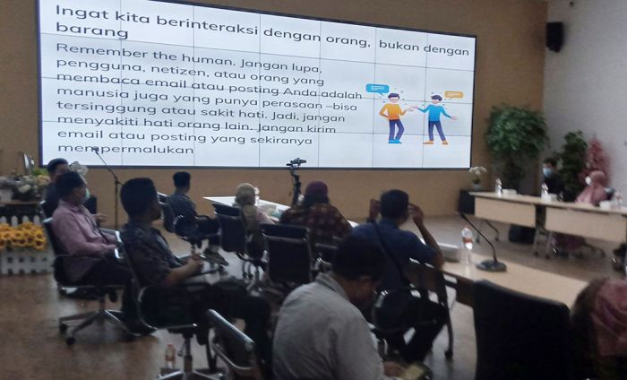 Dorong Masyarakat Melek Internet, Diskominfo Kota Madiun Adakan Semiloka Dorong Masyarakat Melek Internet, Diskominfo Kota Madiun Adakan Semiloka