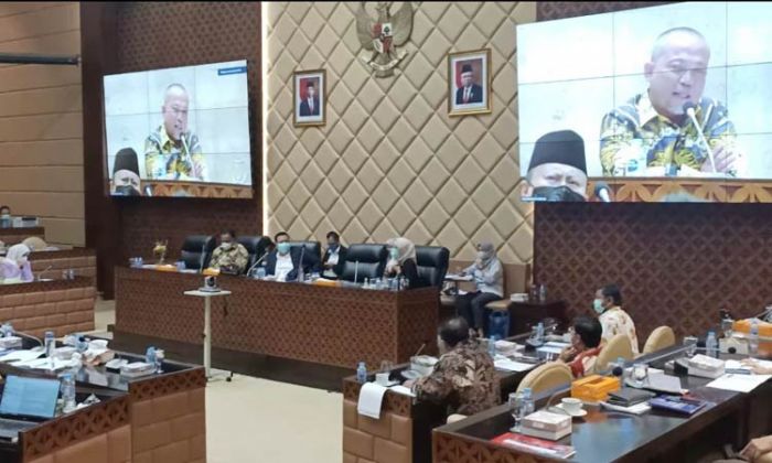 Anggota Komisi V DPR RI Syafiuddin Asmoro Minta Presiden Tak Setengah Hati Dengan UU Pesantren Anggota Komisi V DPR RI Syafiuddin Asmoro Minta Presiden Tak Setengah Hati Dengan UU Pesantren