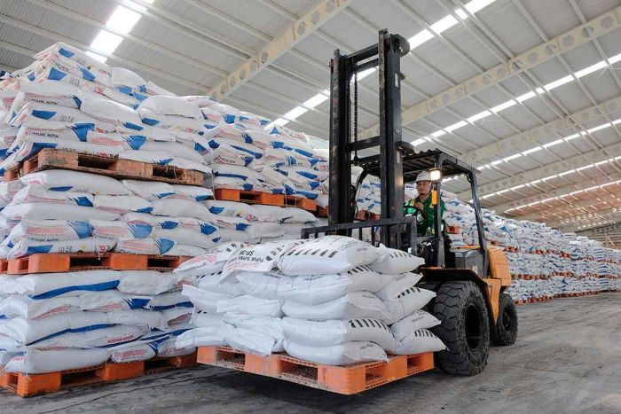 Petrokimia Gresik Sediakan Pupuk Bersubsidi 294.466 ton Petrokimia Gresik Sediakan Pupuk Bersubsidi 294.466 ton