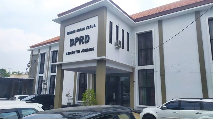 Wajib Tes Swab Antigen, Kunker DPRD Kota Probolinggo ke Jombang Dibatalkan Wajib Tes Swab Antigen, Kunker DPRD Kota Probolinggo ke Jombang Dibatalkan