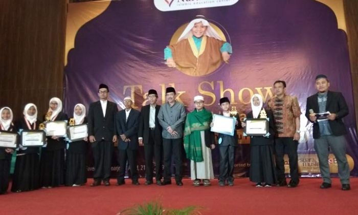 Syekh Rasyid, Bocah 8 Tahun Hafal Alquran yang Tak Didukung Ayahnya Hingga Harus Keluar Rumah Syekh Rasyid, Bocah 8 Tahun Hafal Alquran yang Tak Didukung Ayahnya Hingga Harus Keluar Rumah