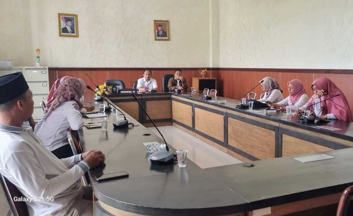 Tak Bawa Dokumen Lengkap, Komisi D DPRD Bangkalan Tunda Evaluasi Kinerja 3 Puskesmas Tak Bawa Dokumen Lengkap, Komisi D DPRD Bangkalan Tunda Evaluasi Kinerja 3 Puskesmas