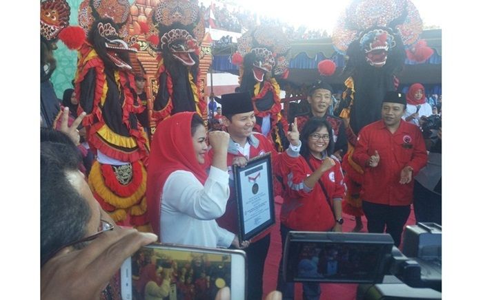 Trenggalek Raih Rekor MURI dalam Kesenian Rampak Barong Trenggalek Raih Rekor MURI dalam Kesenian Rampak Barong