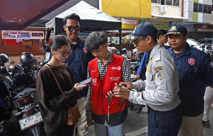Dishub Surabaya Sosialisasikan Parkir Digital di Kawasan Zona 1 Jalan Tanjung Anom hingga Blauran