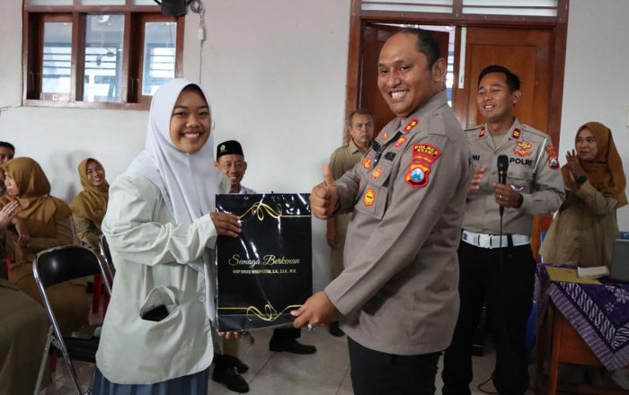 Cegah Kenakalan Remaja, Kapolres Ngawi Gelar Sosialisasi di SMAN 1