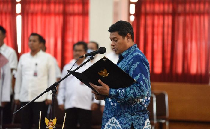 Lantik dan Ambil Sumpah 3 Pejabat, Wali Kota Kediri Ajak Rampungkan Indikator di RPJMD Lantik dan Ambil Sumpah 3 Pejabat, Wali Kota Kediri Ajak Rampungkan Indikator di RPJMD