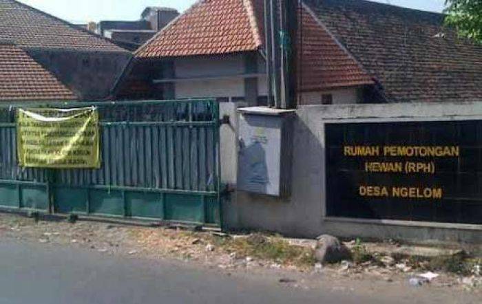 Nekad Beraktifitas, Tim Gabungan Usir Paksa Jagal Mokong RPH Ngelom Nekad Beraktifitas, Tim Gabungan Usir Paksa Jagal Mokong RPH Ngelom