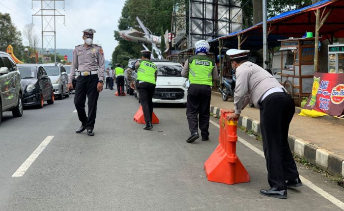 Satlantas dan Dishub Kota Batu Tertibkan Parkir Liar di Area Relokasi Pasar Batu Satlantas dan Dishub Kota Batu Tertibkan Parkir Liar di Area Relokasi Pasar Batu