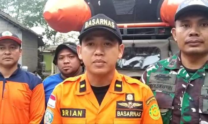 Pencarian Dua Warga Jombang yang Hilang di Pantai Pangi Belum Membuahkan Hasil Pencarian Dua Warga Jombang yang Hilang di Pantai Pangi Belum Membuahkan Hasil