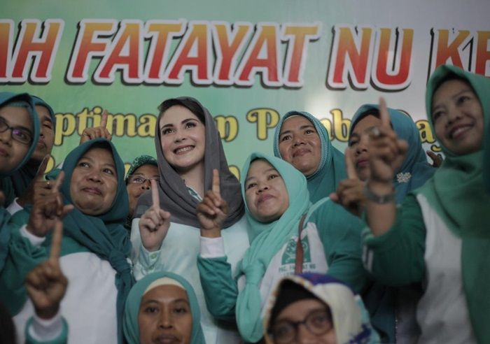 Arumi Bachsin Semarakkan Harlah Fatayat NU di Lumajang Arumi Bachsin Semarakkan Harlah Fatayat NU di Lumajang