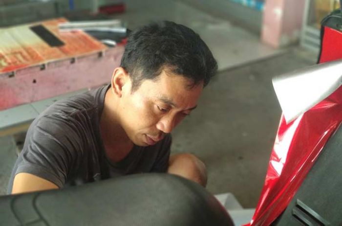 Usaha Cutting Sticker Masih Banyak Digandrungi Usaha Cutting Sticker Masih Banyak Digandrungi