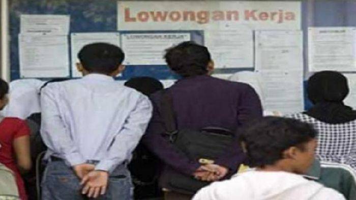 Lulusan SMK Paling Banyak Menganggur Lulusan SMK Paling Banyak Menganggur