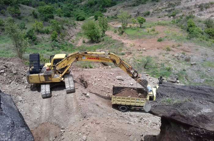 Penambang Ilegal Membandel di Situbondo, Anggota DPR RI Minta Aparat Tindak Tegas Penambang Ilegal Membandel di Situbondo, Anggota DPR RI Minta Aparat Tindak Tegas
