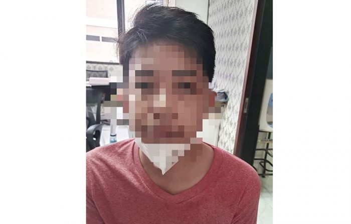 Ngaku Dokter, Pemuda Asal Gresik Tiduri Seorang Ibu Rumah Tangga di Sidoarjo dan Peras Uangnya Ngaku Dokter, Pemuda Asal Gresik Tiduri Seorang Ibu Rumah Tangga di Sidoarjo dan Peras Uangnya