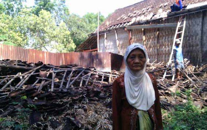 Badai Angin di Bojonegoro Diprediksi hingga Akhir Desember Badai Angin di Bojonegoro Diprediksi hingga Akhir Desember