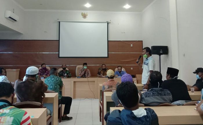Biar Ada Efek Jera, Kelompok Nelayan Bangkalan Minta Barang Bukti Trawl dan Perahu Disita Biar Ada Efek Jera, Kelompok Nelayan Bangkalan Minta Barang Bukti Trawl dan Perahu Disita