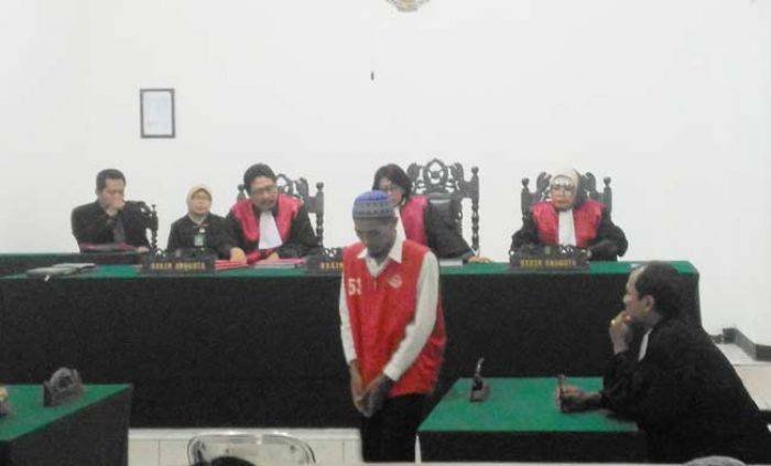 Cabuli Anak Tiri Sejak Kelas 6 SD, Bapak Ini Diganjar Hakim 15 Tahun Bui Cabuli Anak Tiri Sejak Kelas 6 SD, Bapak Ini Diganjar Hakim 15 Tahun Bui