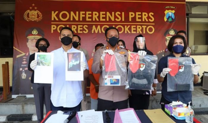 Dua Pelaku Pengeroyok Siswa SMP Hingga Tewas di Mojokerto Ditangkap Polisi Dua Pelaku Pengeroyok Siswa SMP Hingga Tewas di Mojokerto Ditangkap Polisi